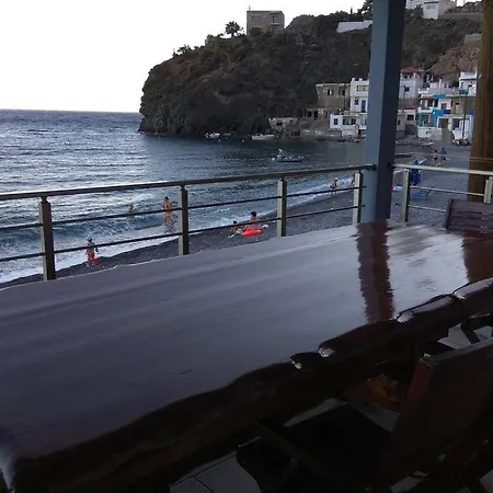 Tris Ekklisies Seaside * Paránimfoi