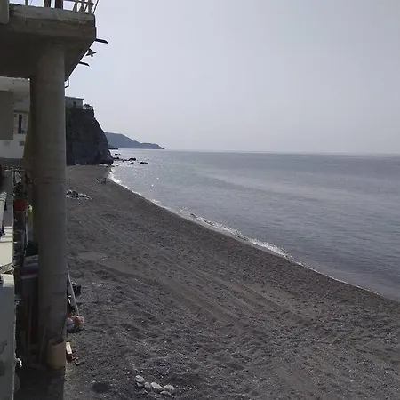 Tris Ekklisies Seaside Сasa de vacaciones Paránimfoi